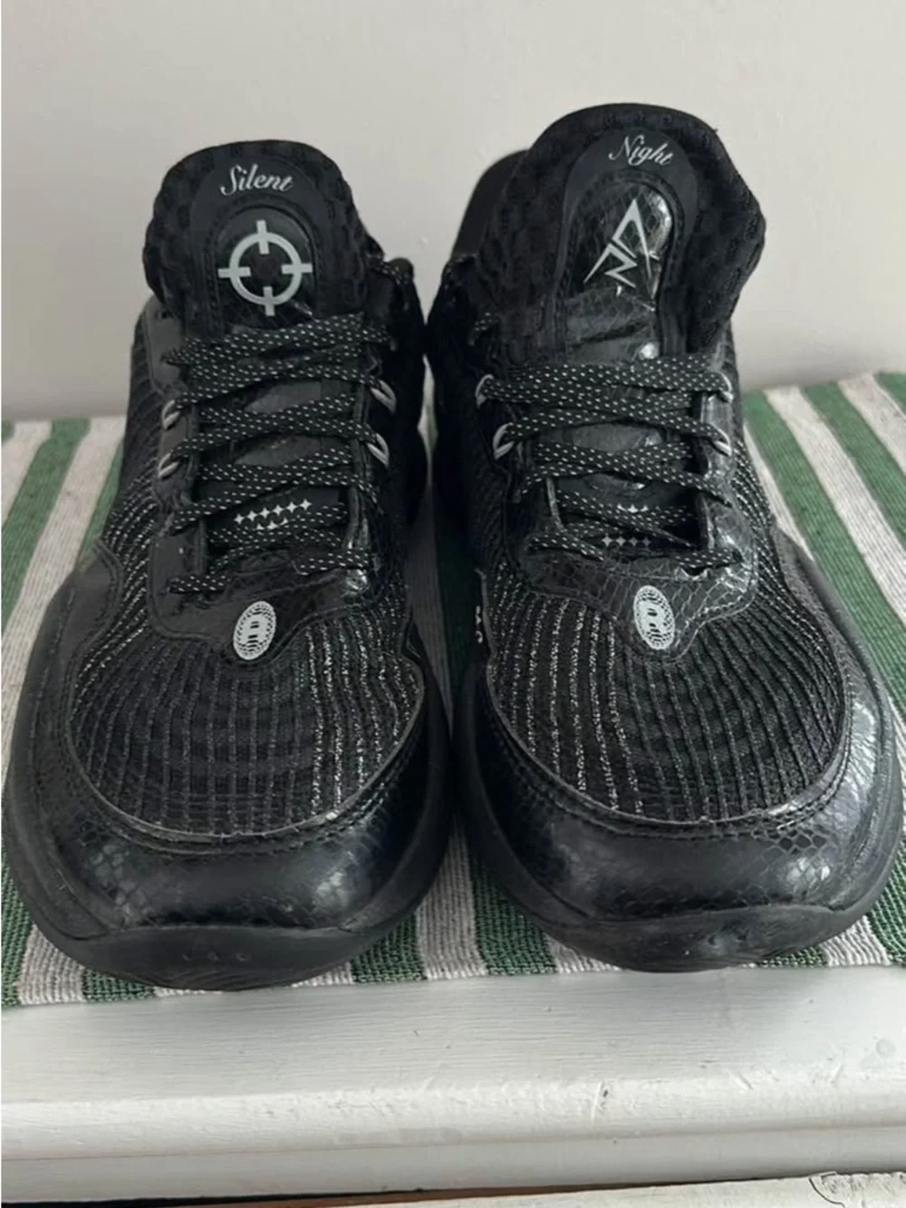 Igor Black Low-Top Athletic Sneakers